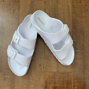 white birkenstock’s